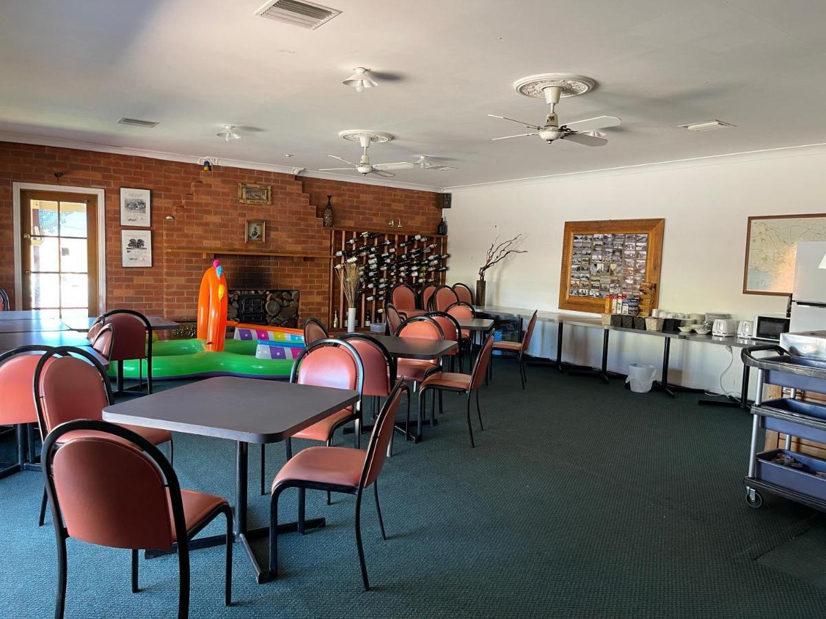 Philadelphia Motor Inn Ечука Екстериор снимка