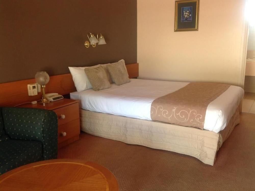 Philadelphia Motor Inn Ечука Екстериор снимка