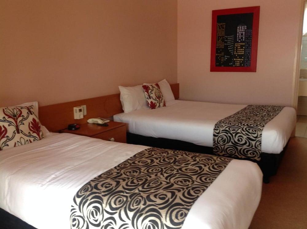 Philadelphia Motor Inn Ечука Екстериор снимка