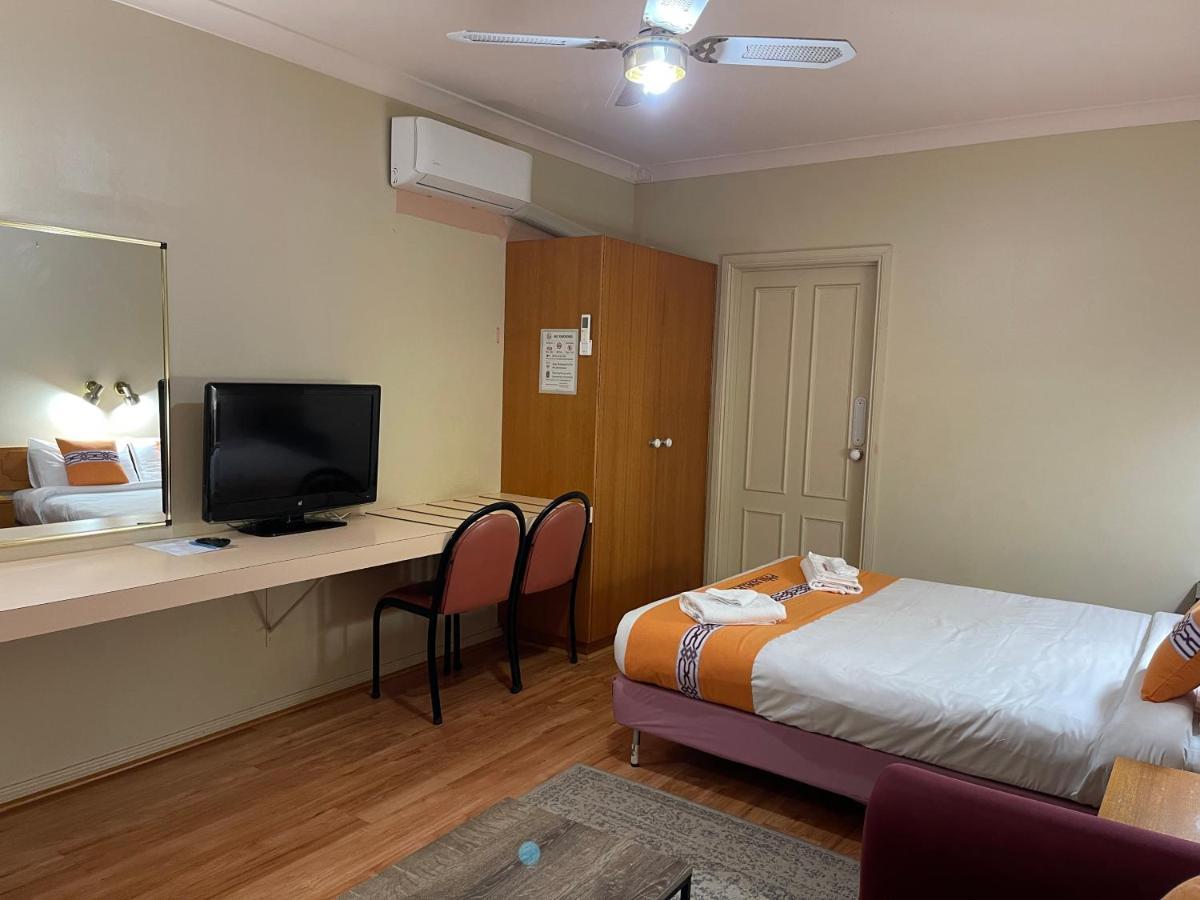 Philadelphia Motor Inn Ечука Екстериор снимка