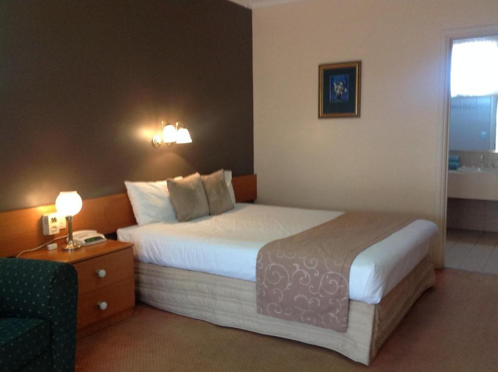 Philadelphia Motor Inn Ечука Екстериор снимка