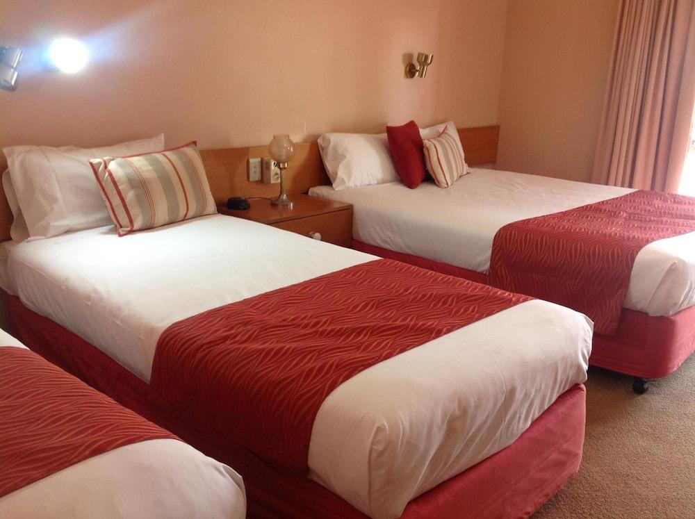 Philadelphia Motor Inn Ечука Екстериор снимка